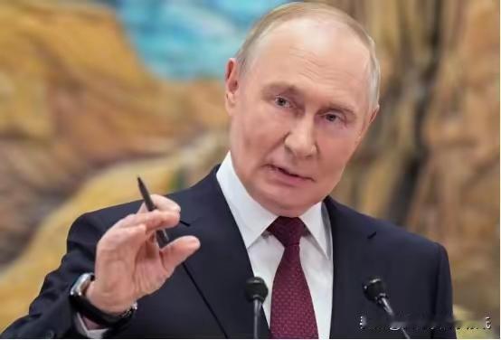 普京给了俄罗斯，三百年来最大的觉醒！中国的35万亿，势不可挡。有专家认为，普京才