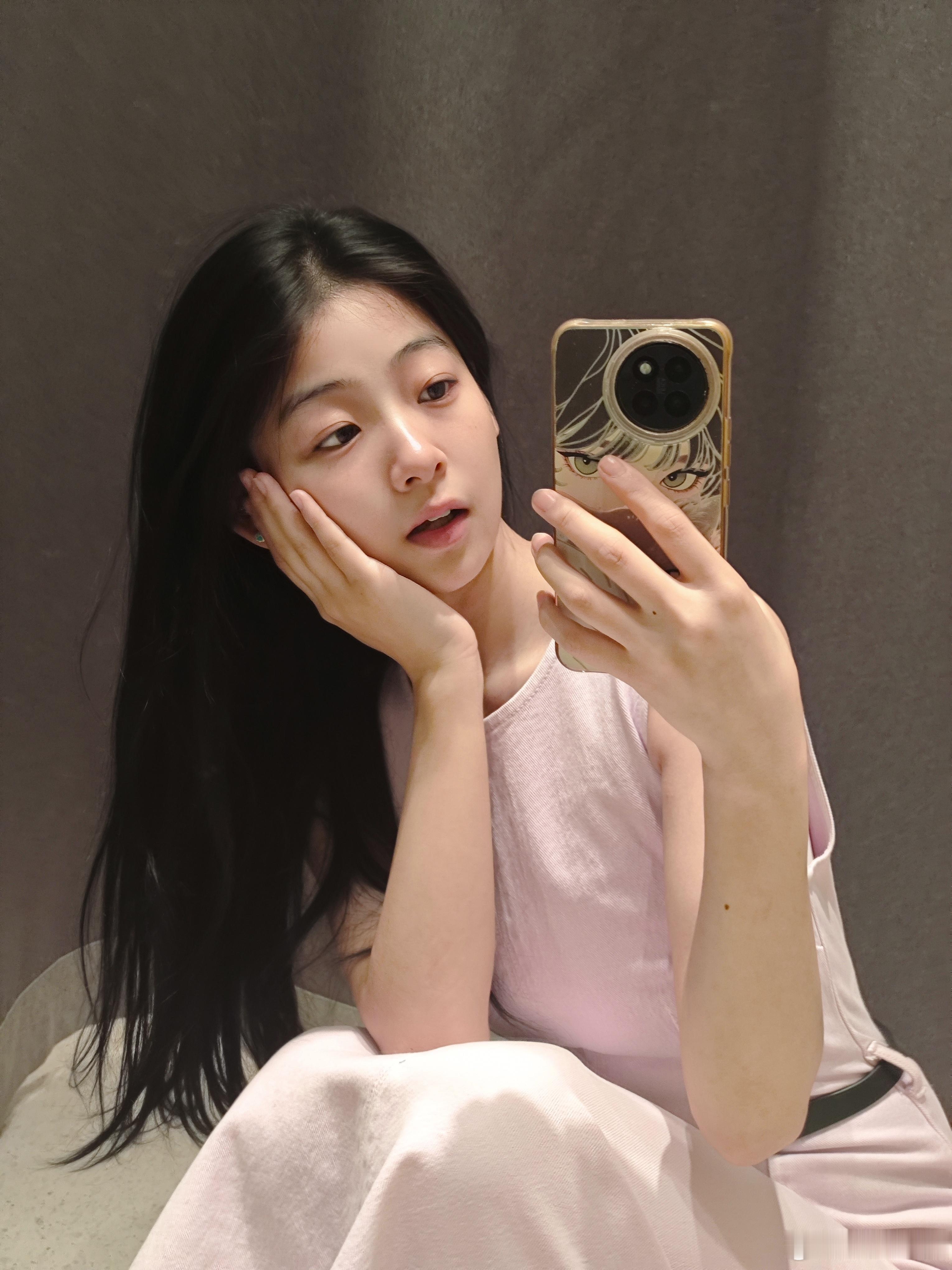 记住现在的样子[你好]我现在又剪刘海去咯 ​​​