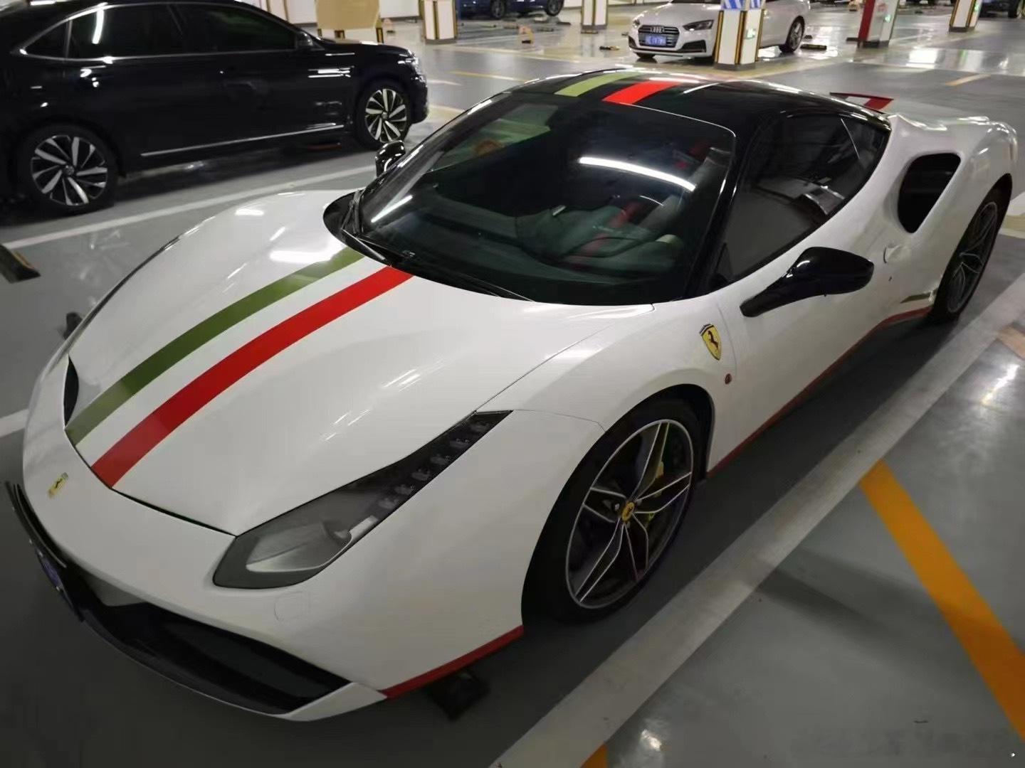 法拉利488GTB，灰外黑内，三大件，很多碳 ​​​