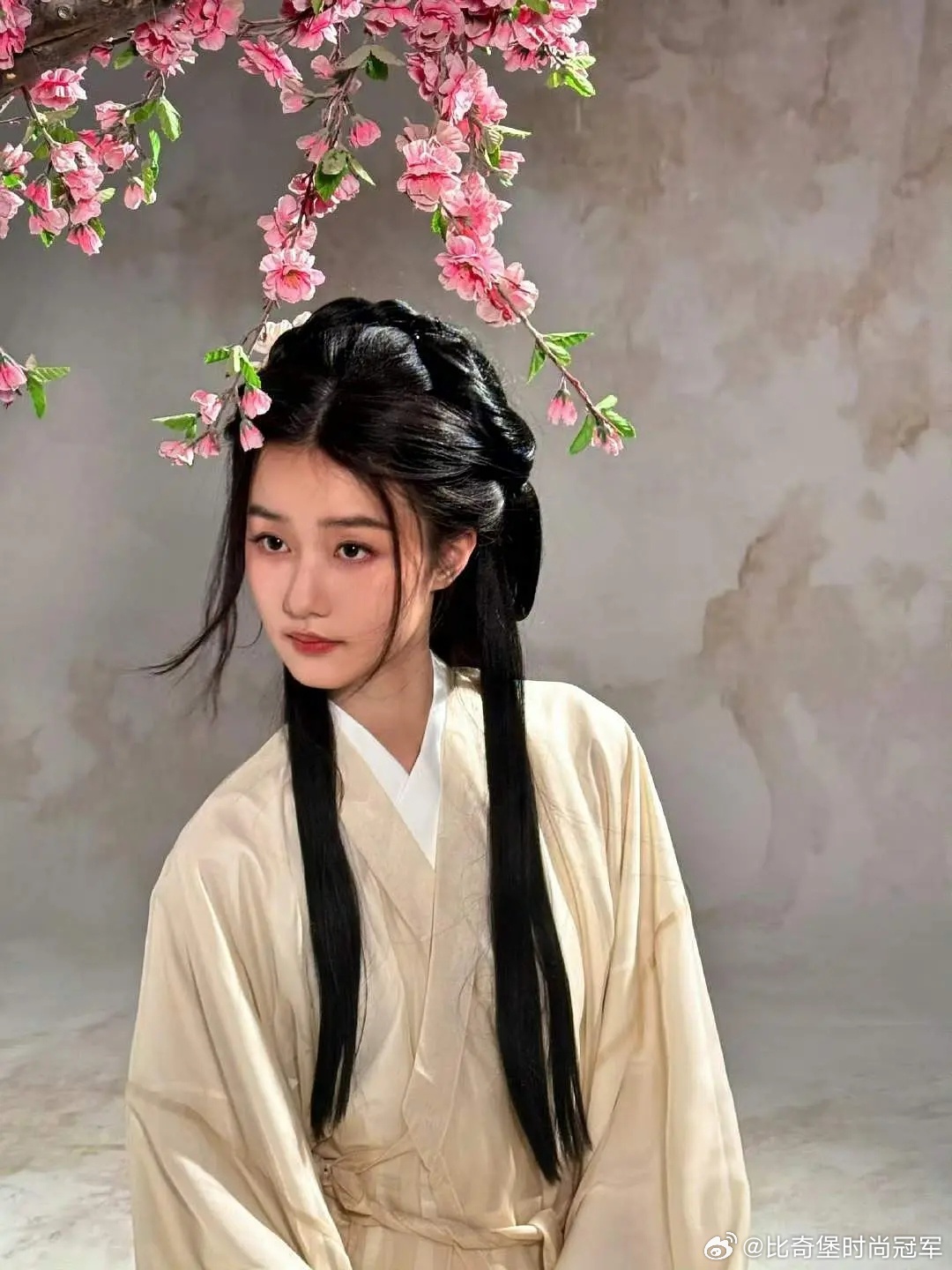 纪姿含拍古装，为啥感觉这么怪啊 