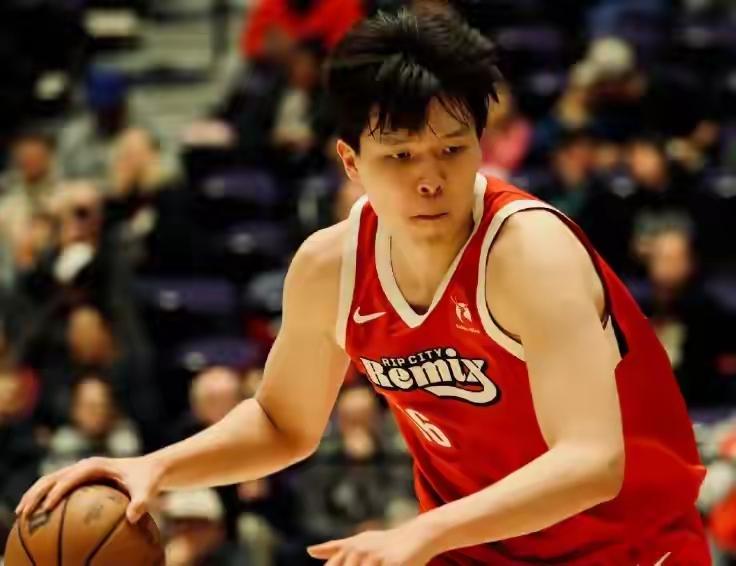 混音对阵南湾湖人杨瀚森13投仅4中（3分5中1），罚球3中2，出场35分多钟创了