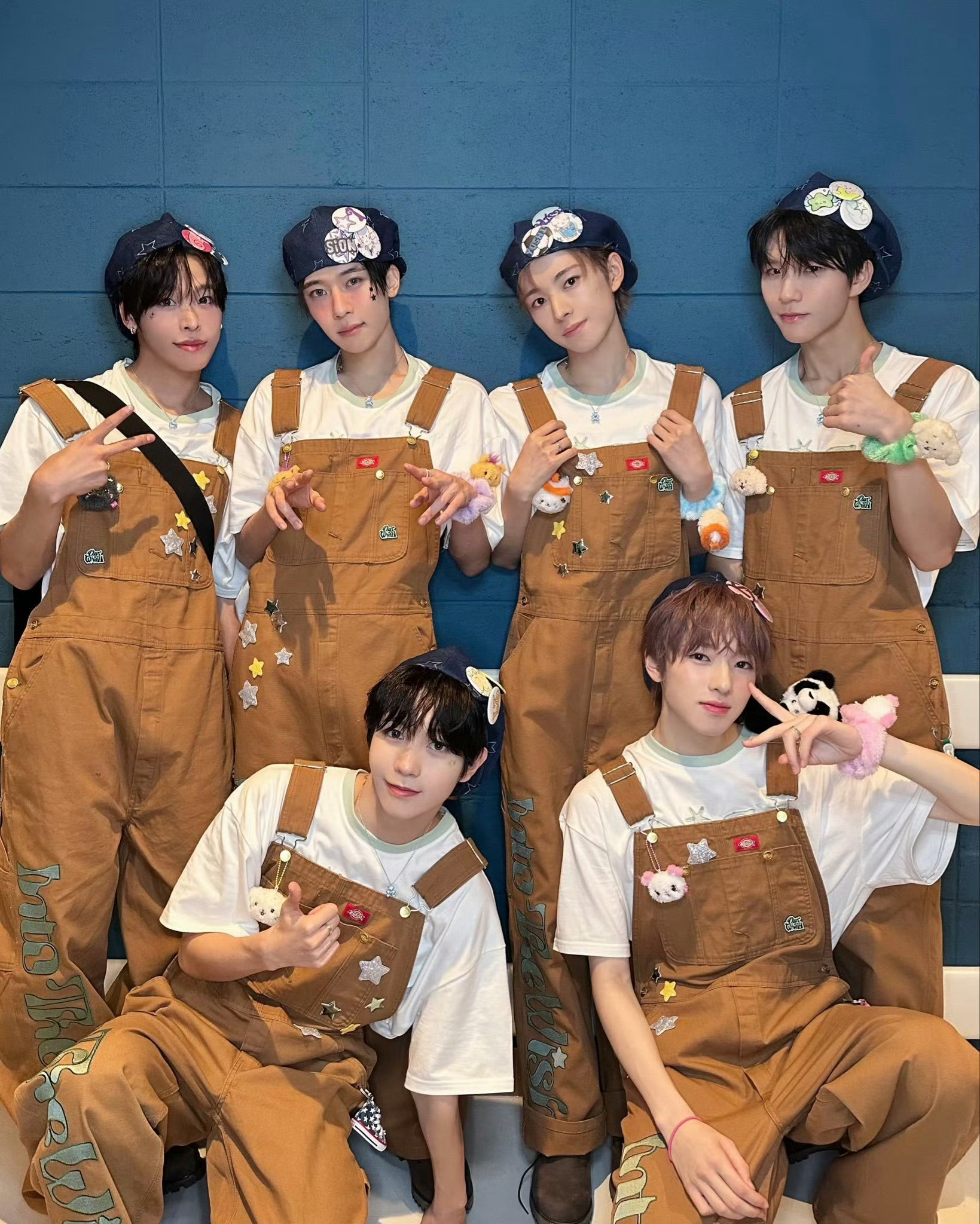 NCTWISH 第二天巡演合照 请问图中有几个芒果 ​​​