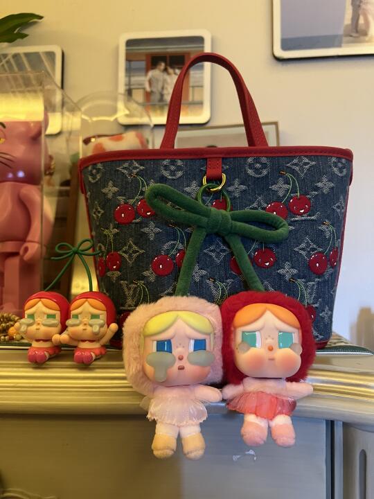 哭娃吊卡 是我的樱桃包想要！