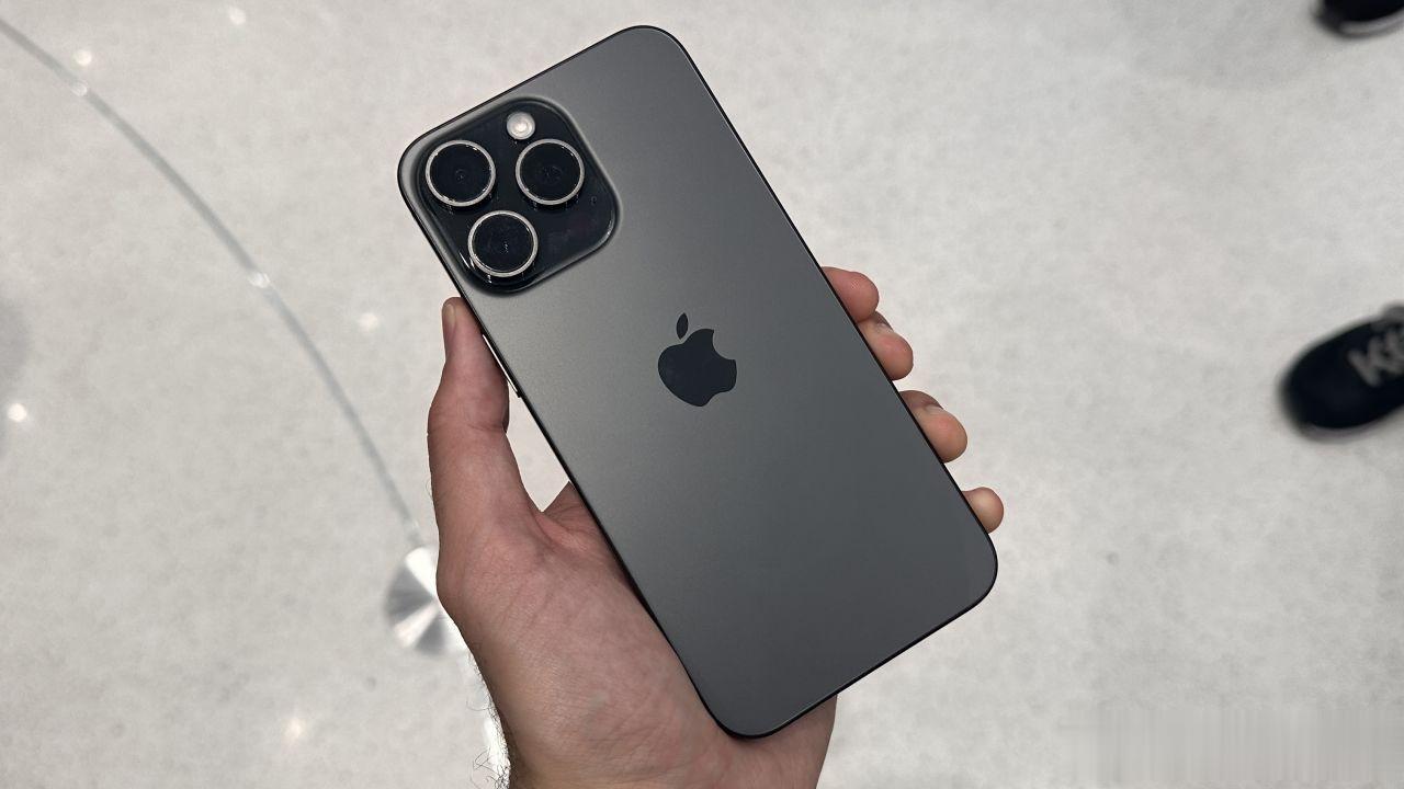 #iPhone 15全系降价#记得iPhone 15系列刚上市的时候，15 Pr