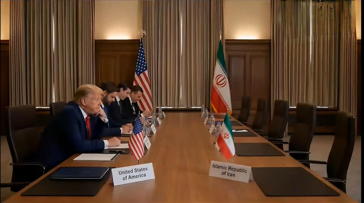 伊朗嘲讽特朗普的谈判建议
伊方发了一段AI视频：特朗普率领的美国谈判团焦躁不安地