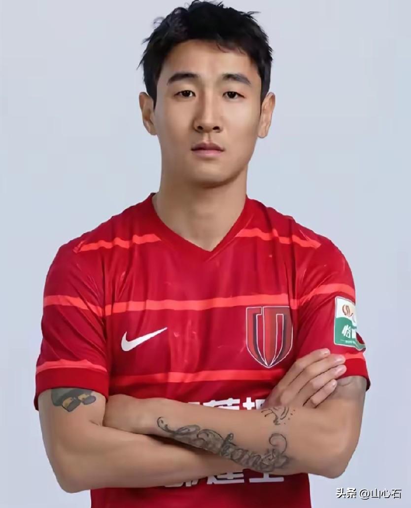 韦世豪被追加停赛三场挺冤的，这是典型的和稀泥。如果有人朝我扔水瓶并出言不逊，我难