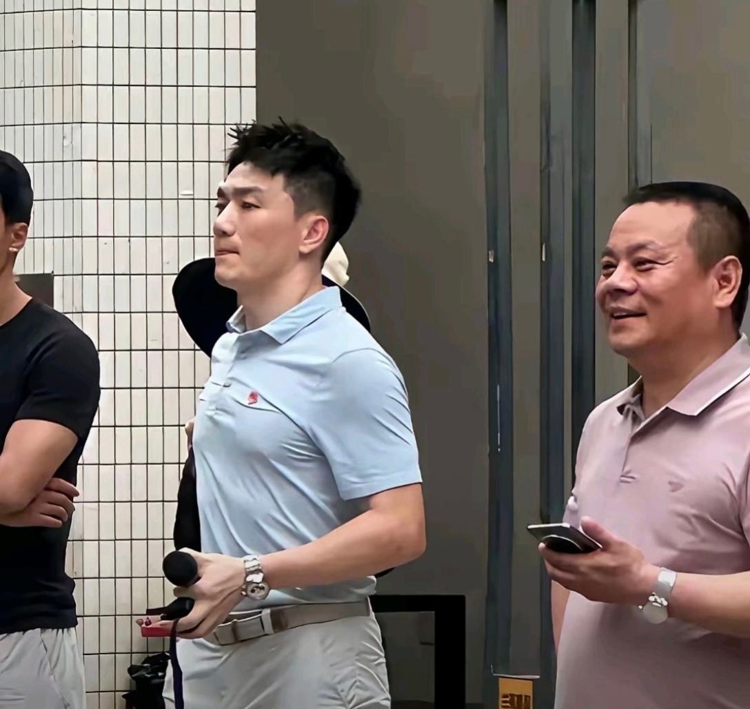 网友偶遇张予曦的老公：也没有那么帅 
