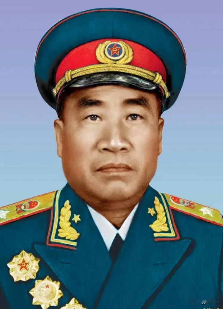 朱德元帅的曾祖有六亩地，老人分家时把土地分给了四个儿子，这点土地根本养活不了越来