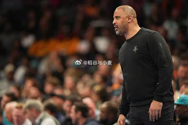 勇士球迷看完这场应该暂时不会去骂科尔了，应该短时间内也不会有意见了，甚至反而应该