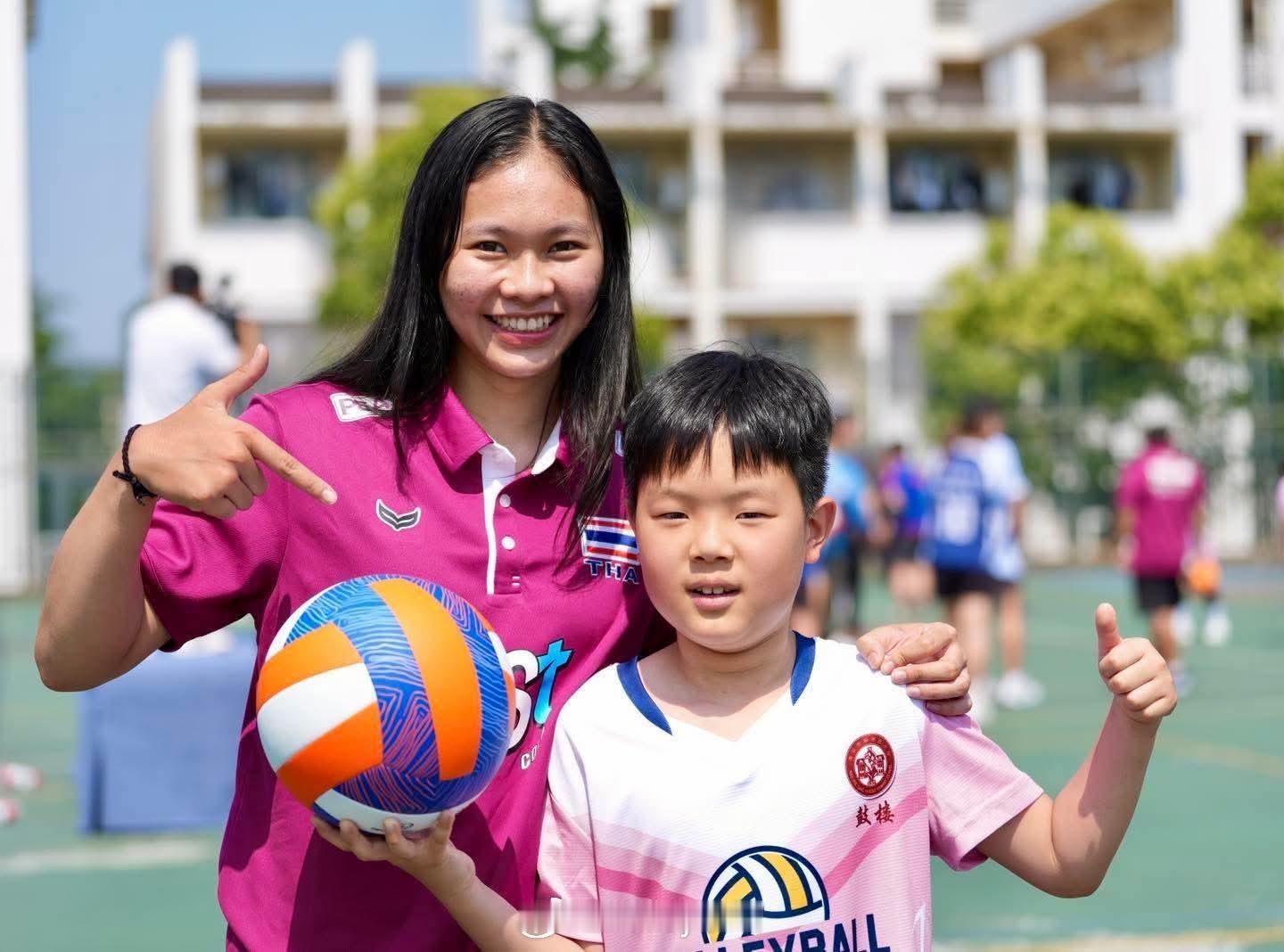 泰国女排走进校园2026年世界女排联赛排坛动态