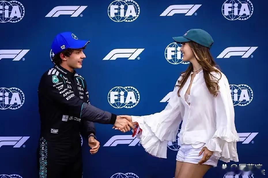 19岁谷爱凌F1摩纳哥颁奖炸场，身价足足20亿。 