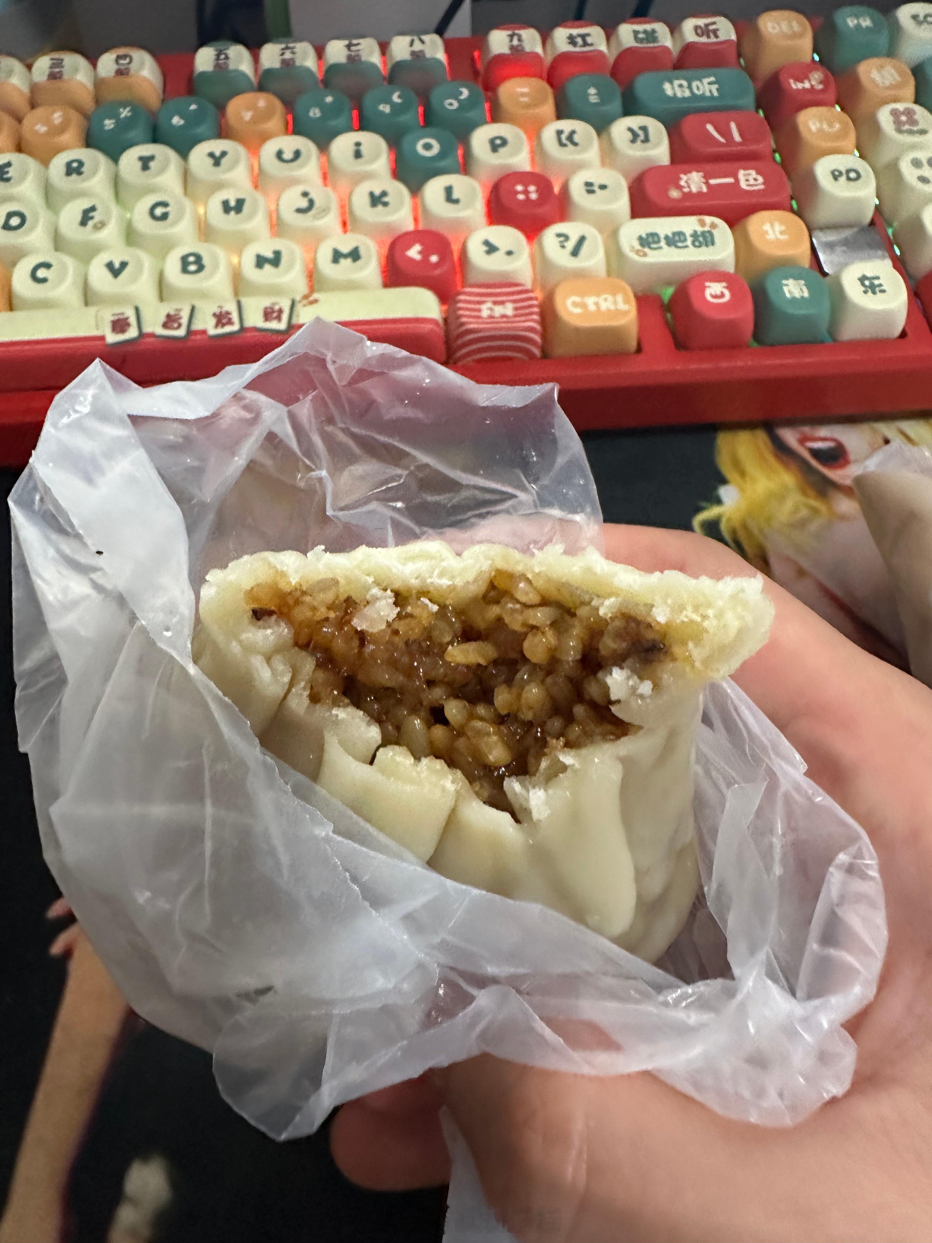 半夜误食猪食 