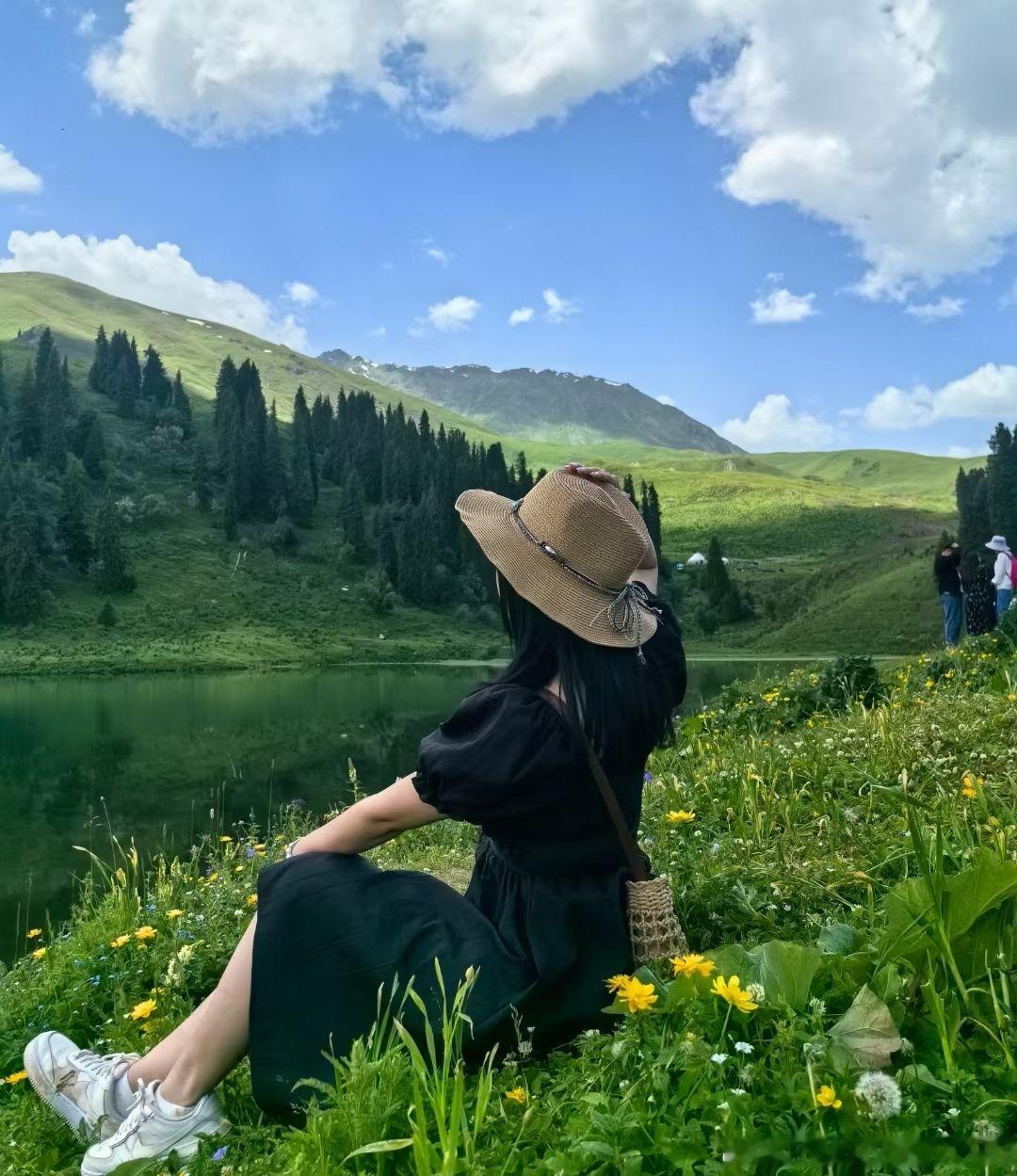 遇到一个真正对的人，会发现恋爱谈的不会那么费力，是很轻松平常的，不会让你患得患失