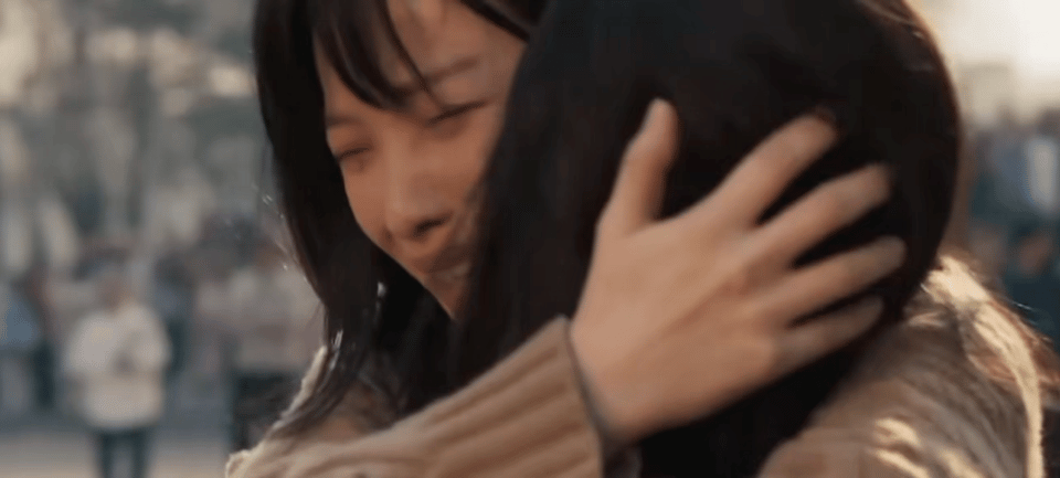 倪妮哭出了漫画里才有的泪眼 倪妮眼眶泛着光，就那样看着你，不哭不喊却把悲伤全写在