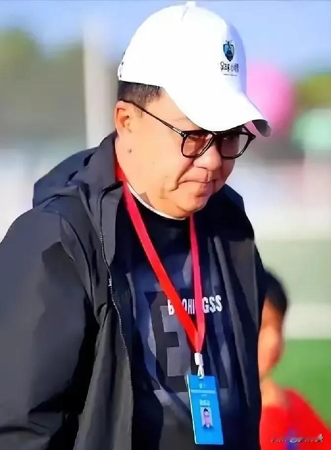 董路在直播中公布一个极具爆炸性的重磅消息，他向大家透露，目前已经有两家国内特别有