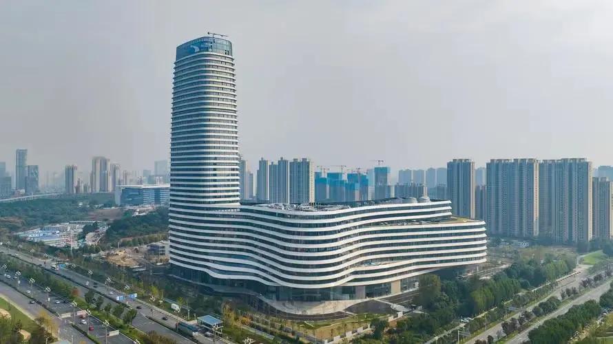 湖北广电亏惨了，2025上半年再亏2.46亿元！
很多年了，湖北的电视台节目水平