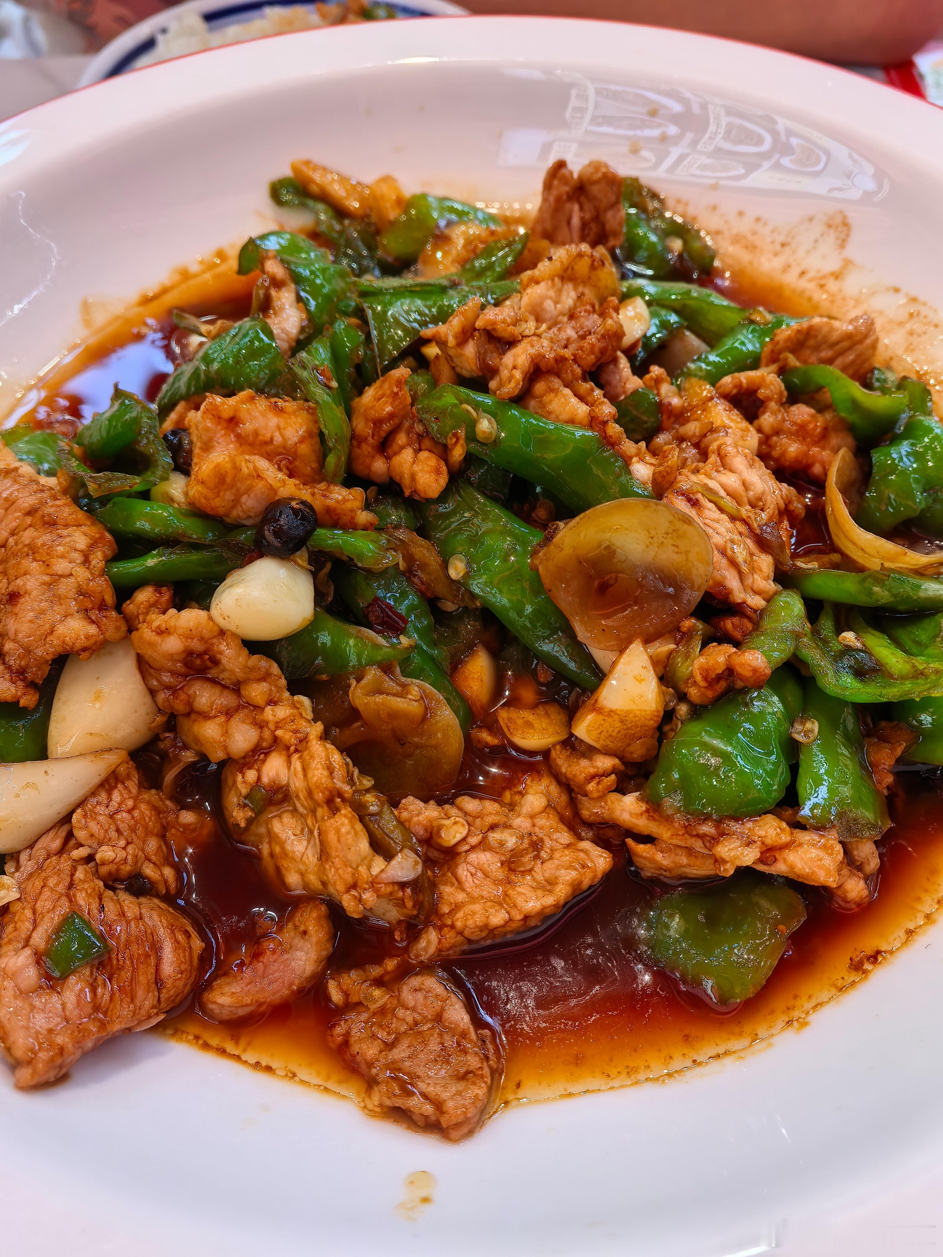 不可辜负的美食[超话] 湘菜馆的辣椒炒肉，超级下饭 ​​​