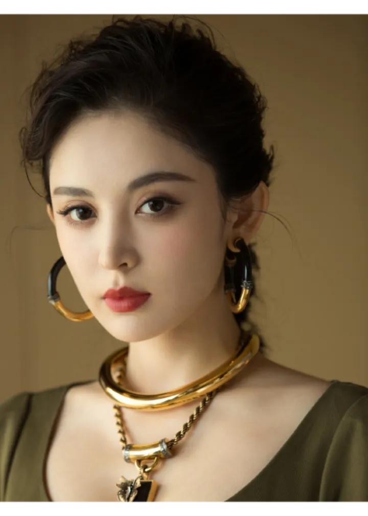 古力娜扎新剧演技引热议，外貌获赞演技评价各异

古力娜扎在新剧中的情绪演绎备受瞩