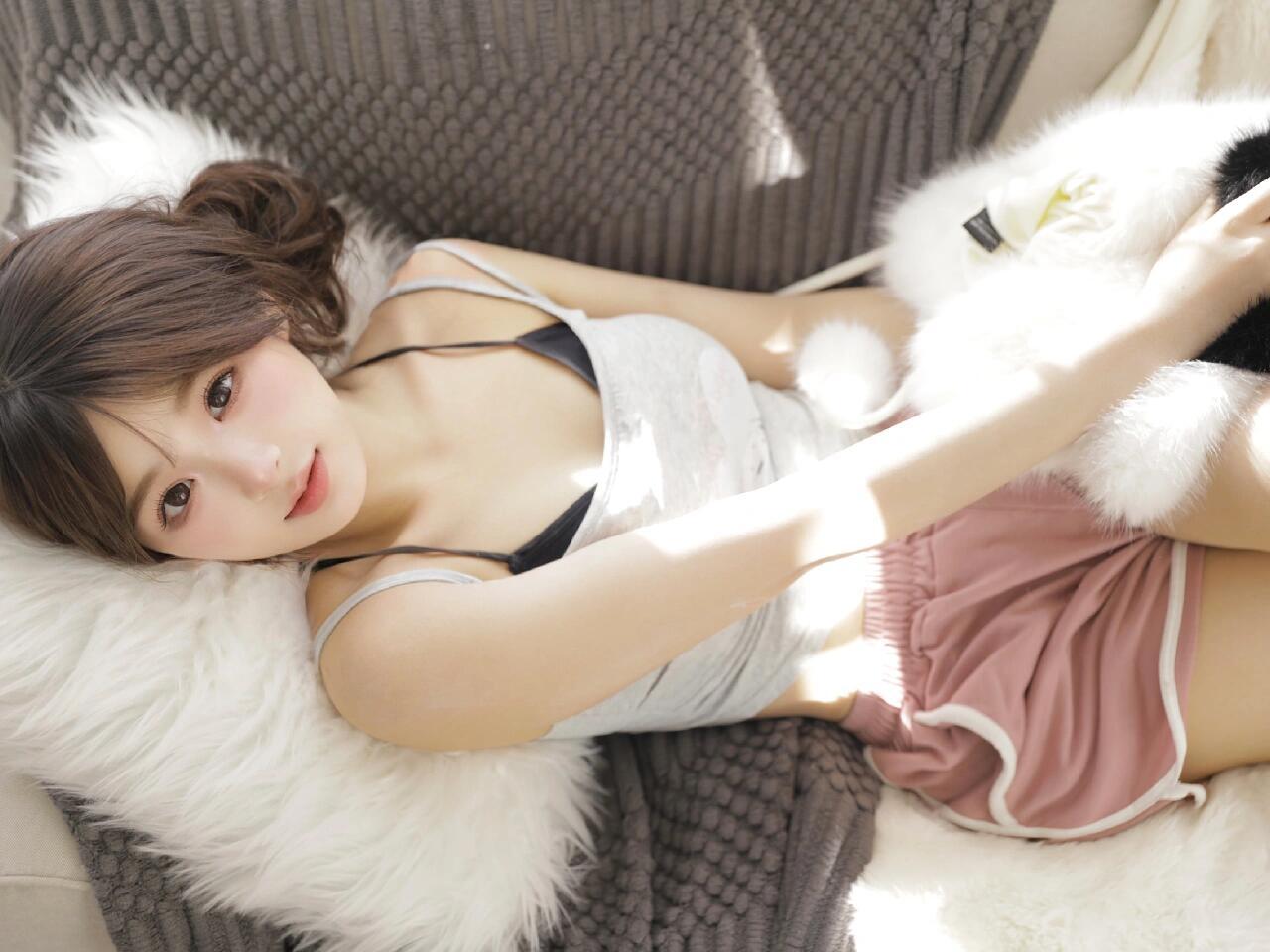 高挑修长女人温柔写真（9.9分）