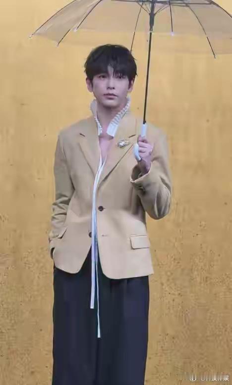 今年的VOGUE时尚之力盛典，已经在苏州落幕。果然没有对比就没有伤害，刘冲的活动