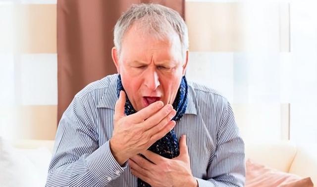 半夜口干舌燥，可能不是缺水！这6种情况一定要警惕
 
 
大半夜醒来，嘴里干得像