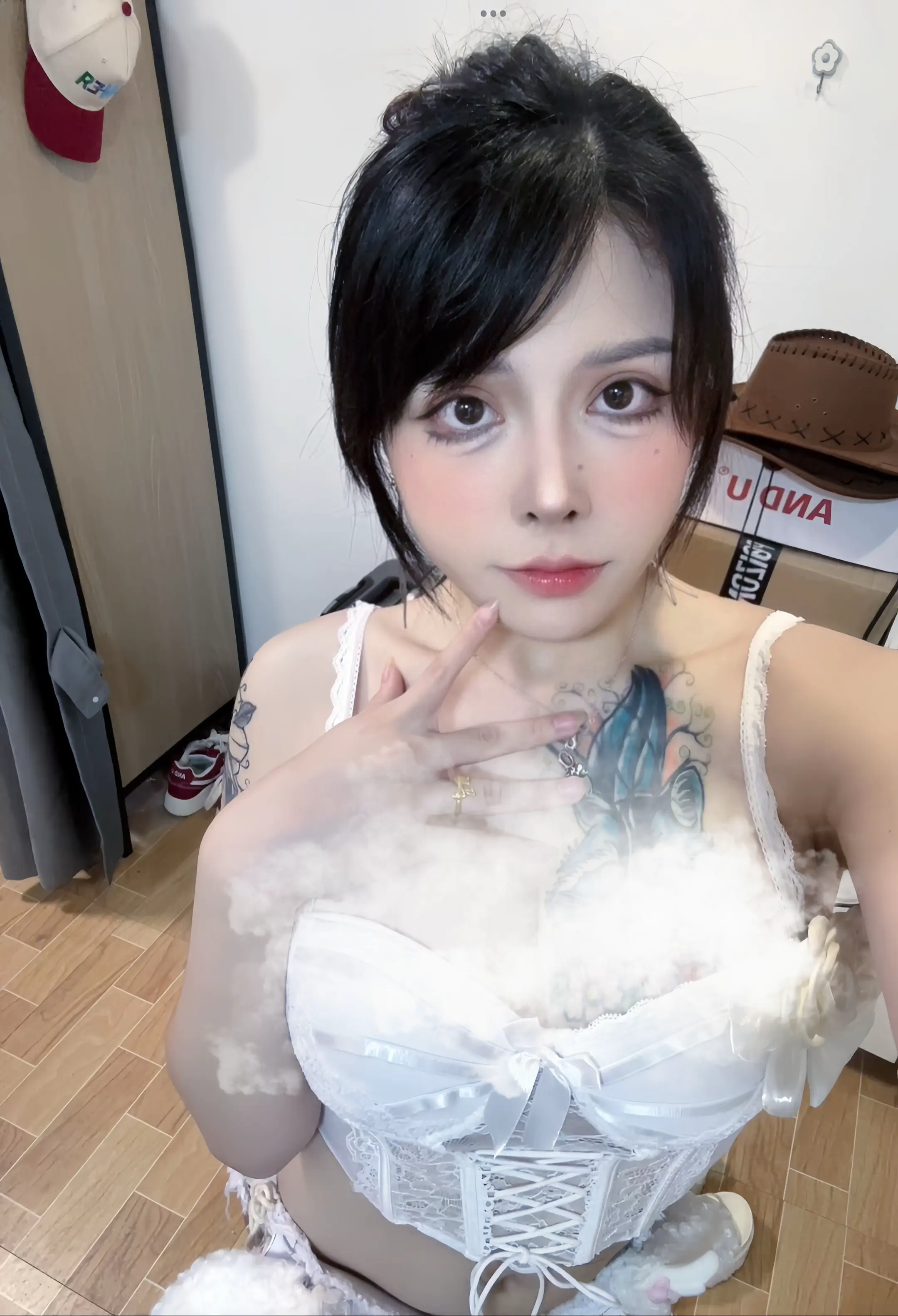 我活着就是来发疯的 我收敛你妈 我把你妈收进雷峰塔