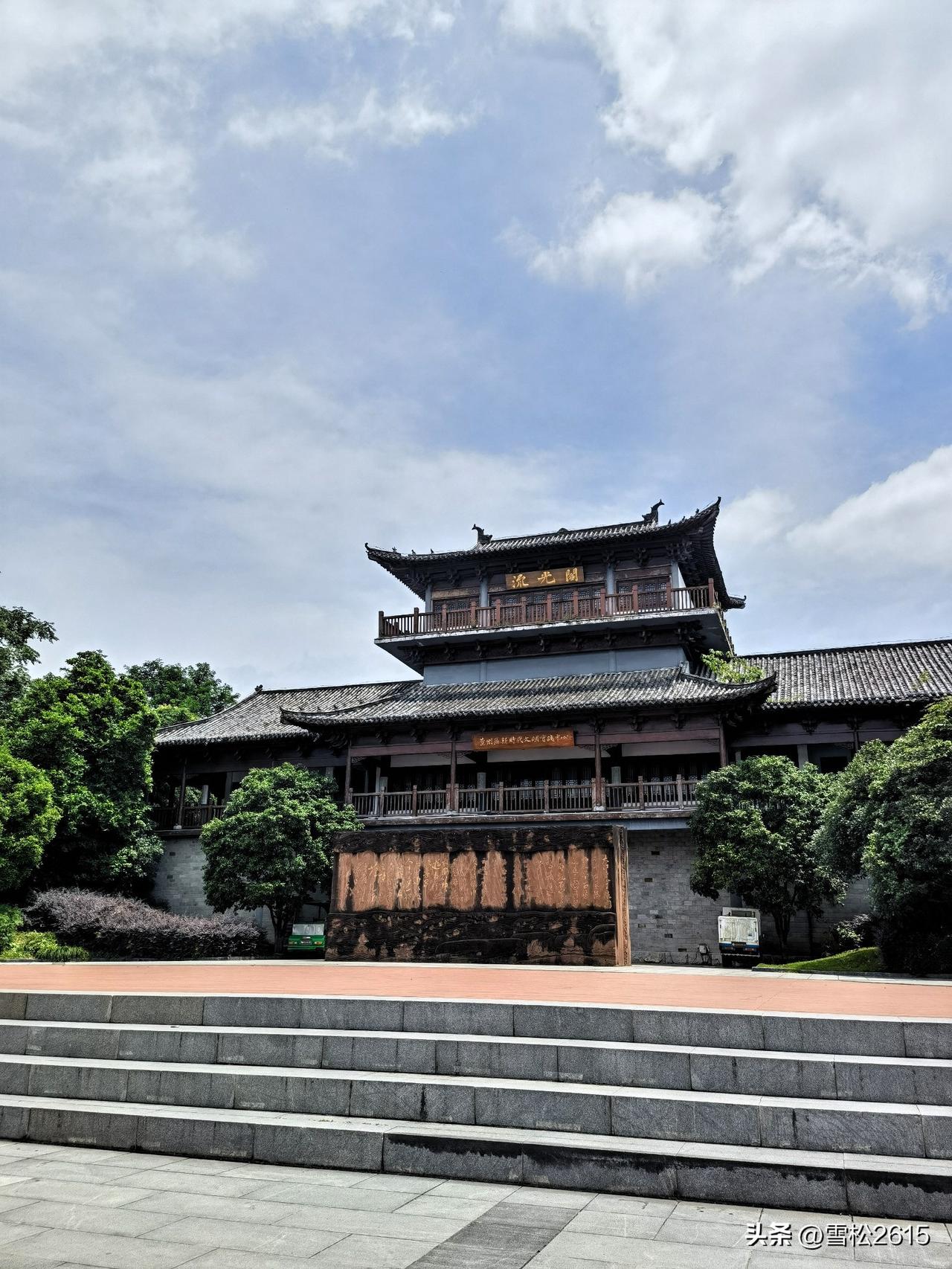 黄冈打卡第一站——遗爱湖公园

来到黄冈，第一站一定要去遗爱湖公园走走，看看这里