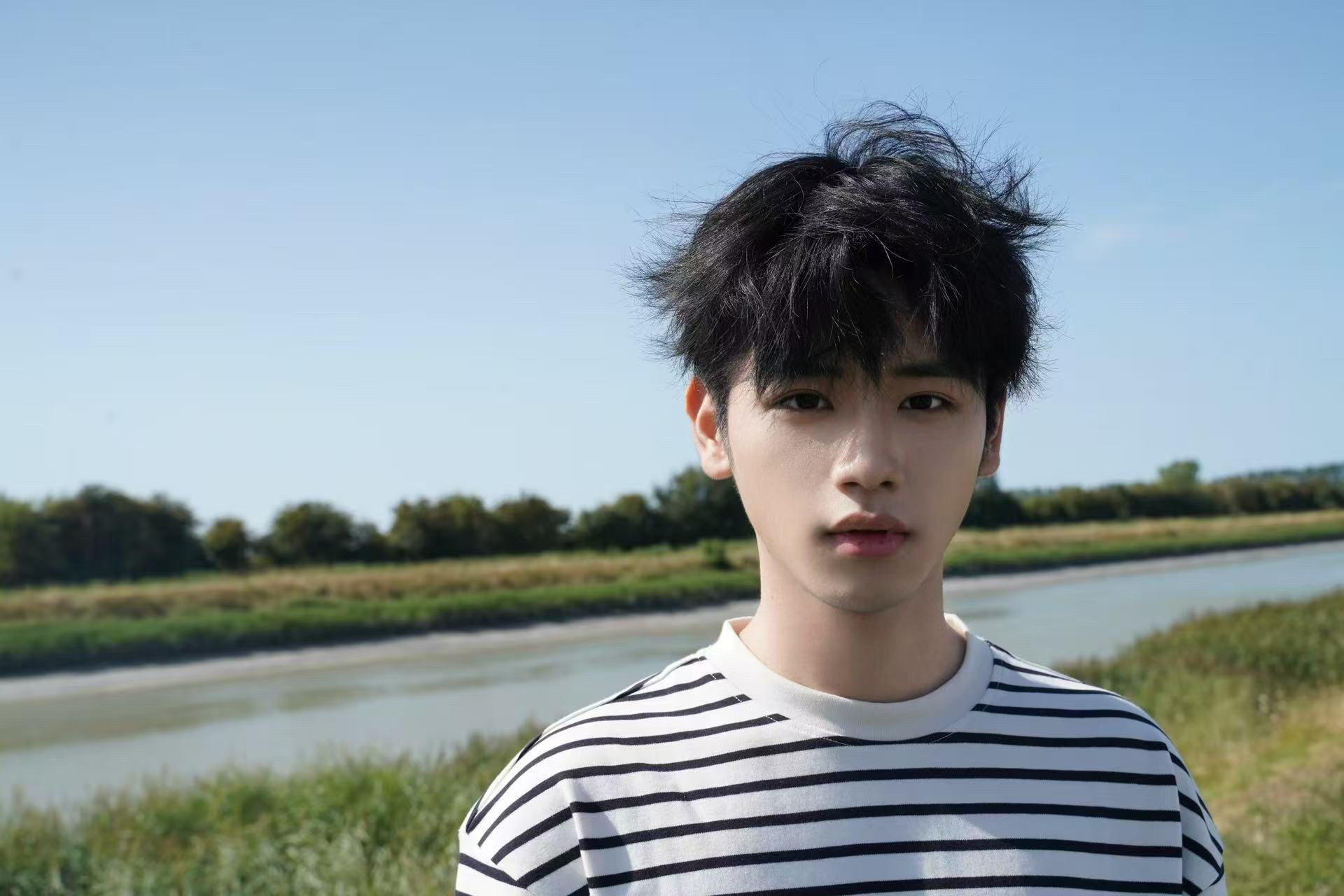 何伟嘉真的很帅啊🥺🥰怼脸拍简直放大了帅气 