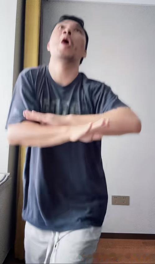 大曾子又开始跳舞了，明天不会跌吧！
曾娃今天回血1.6万，有研涨停，德明6个点，