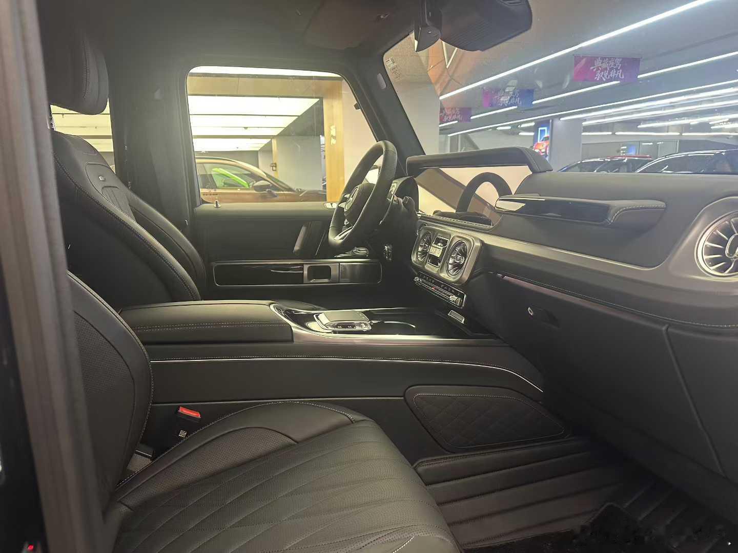 奔驰AMG G63黑黑，高定版配色黑武士，高定配置菱形格 