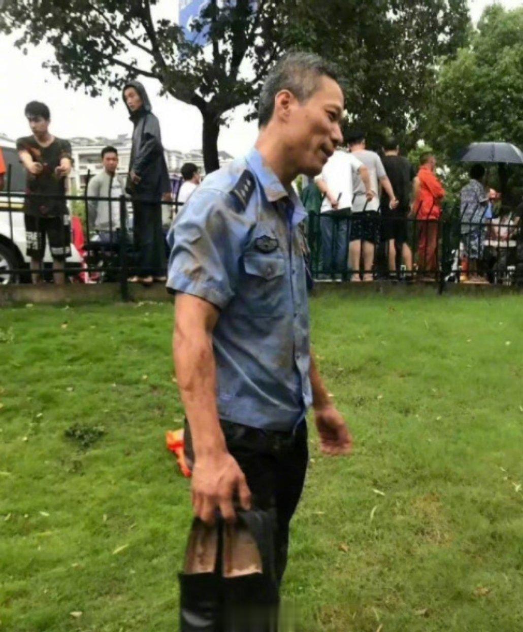 一位民警，7年时间，救起12名落水者。致敬中国好警察楼仁斌。 ​[赞] ​​​