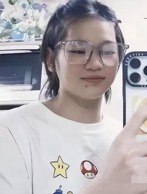 其实大家心里很清楚

就连全红婵心里恐怕也清楚

今天她缺席全运会单人10米台，