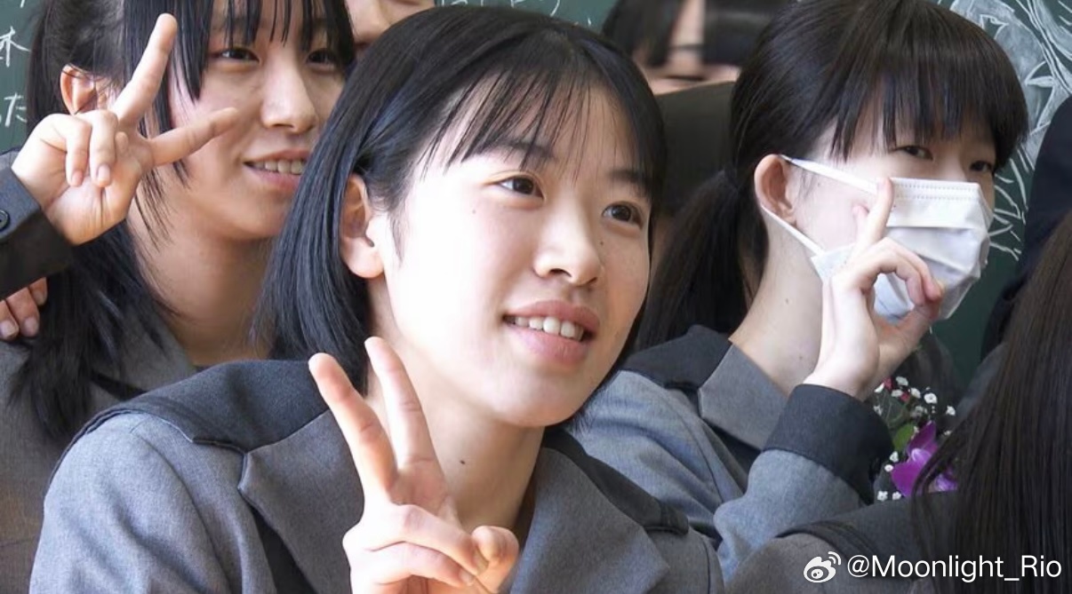 【日媒】“没想到会是自己……”18岁乒坛新星面手凛拿到通往世界的门票 将恩师的话