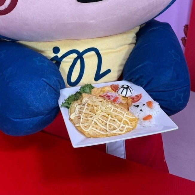 胖宝宝灵巧的小圆手～😋 ​​​