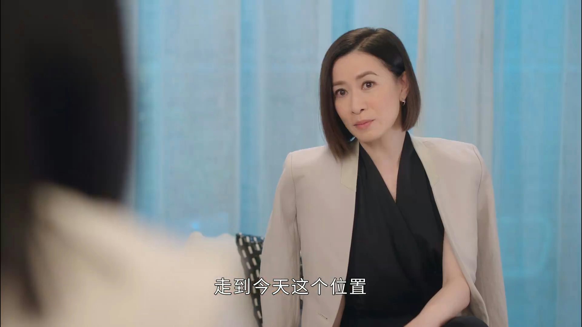 佘诗曼向来以宠粉闻名，不少粉丝曾偶遇她或是特地去等候，都能获得签名合照，可谓有求