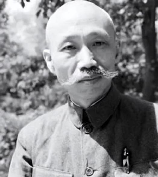 1935年，王家烈被蒋介石逼迫，交出兵权后考察散心，蒋介石也够意思，给了3万大洋