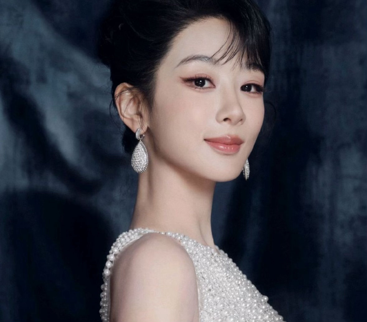 杨紫工作室刚刚换新头像了，这是在表明态度吗？ 