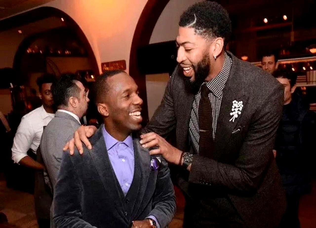 NBA交易截止日还剩最后两周，各队都想干票大的，但市场却安静得可怕，只有一笔交易