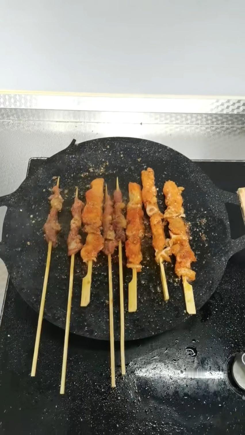 生活手记 在家做烧烤，就是这搞卫生得费大劲了
