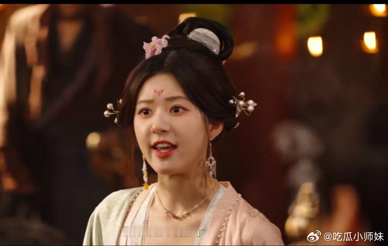 赵露思在珠帘玉幕预告里的截图，保佑这几个造型出现少点吧。 ​​​