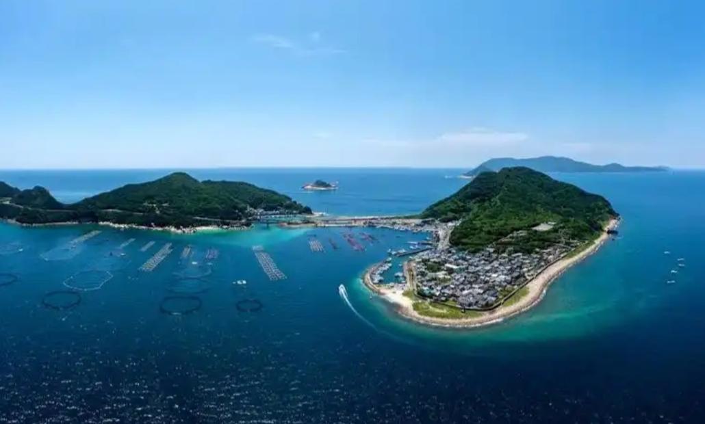 琉球宣布要独立成自治共和国，请中国把美日驻军轰出去！
 
日本政府喊了几十年，说