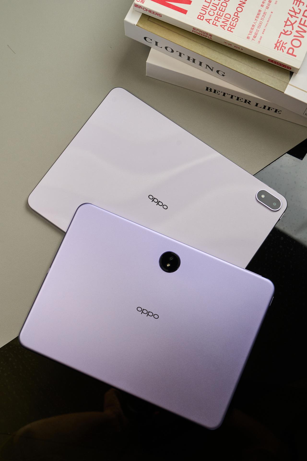 只看外观的话，大家喜欢居中还是左上？

新款OPPO Pad 5，对比前代OPP