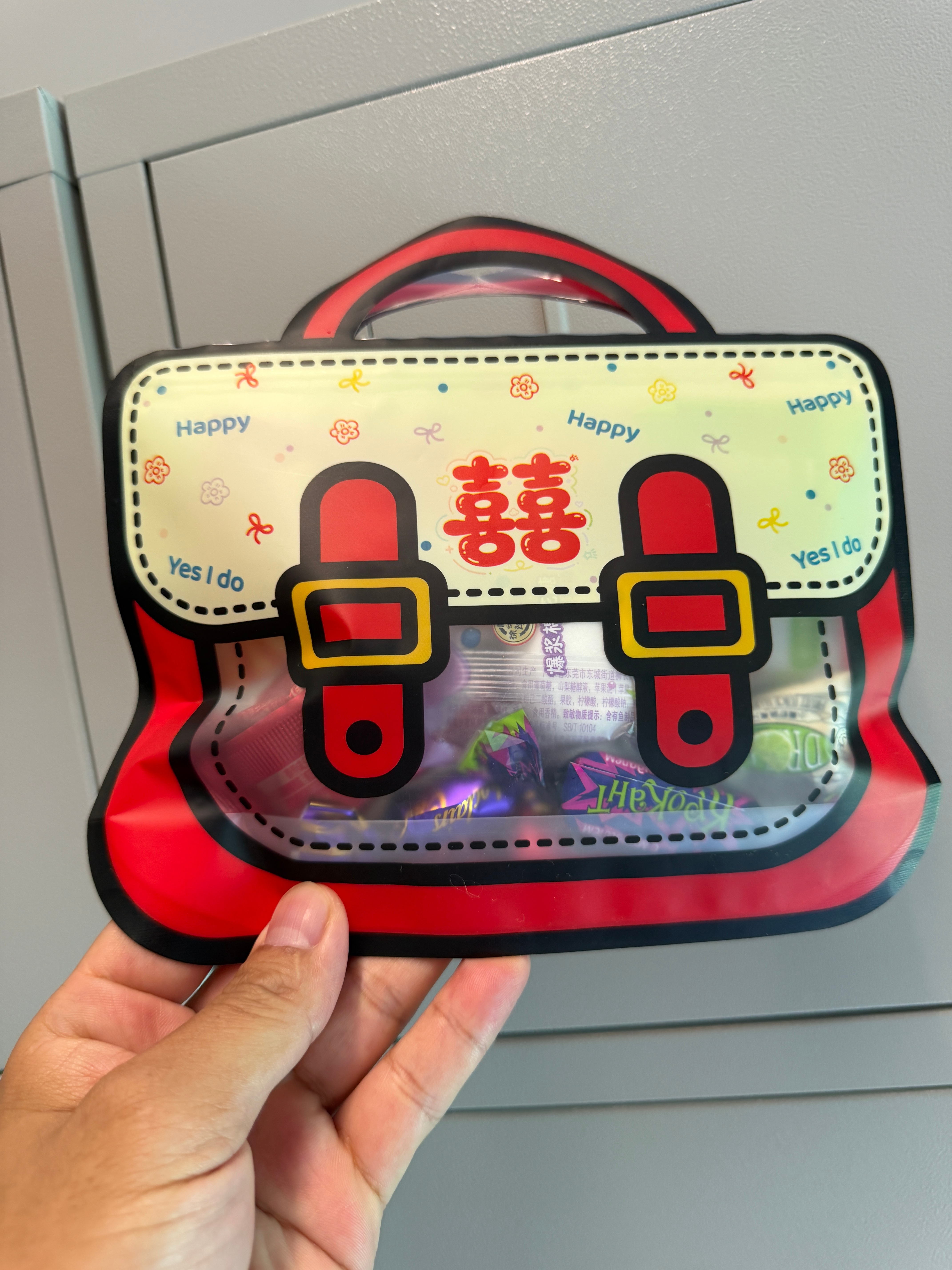 趣评测财务姐结婚了，一个男同事看到之后，说了一句，他的青春结束了 ​​​