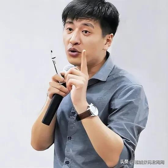 最新消息考研的张雪峰可能要出大事了，据悉张雪峰心脏骤停正在苏州的医院抢救中，目前