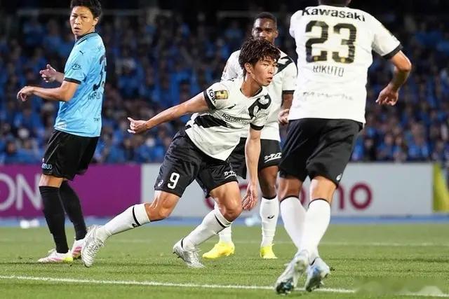 川崎前锋vs新泻天鹅1. 两队近期状态与排名- 川崎前锋（J1联赛第8位，32分