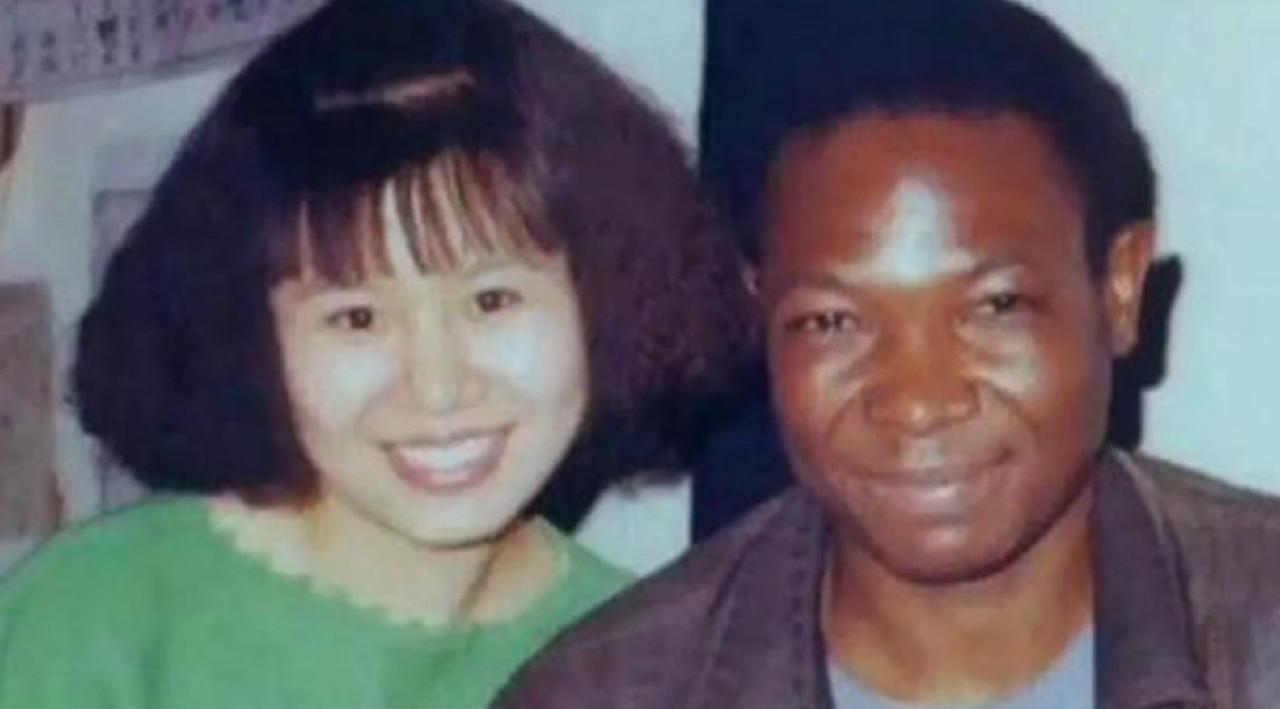 1996年，母亲以死相逼，父亲一夜之间白了头，依然没能阻止清华才女王丽红远嫁非洲