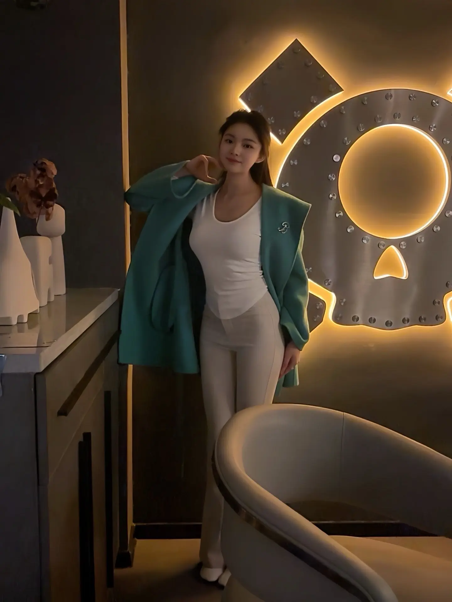 蝴蝶与坦克是可以同时出现在一个女人身上的🥂