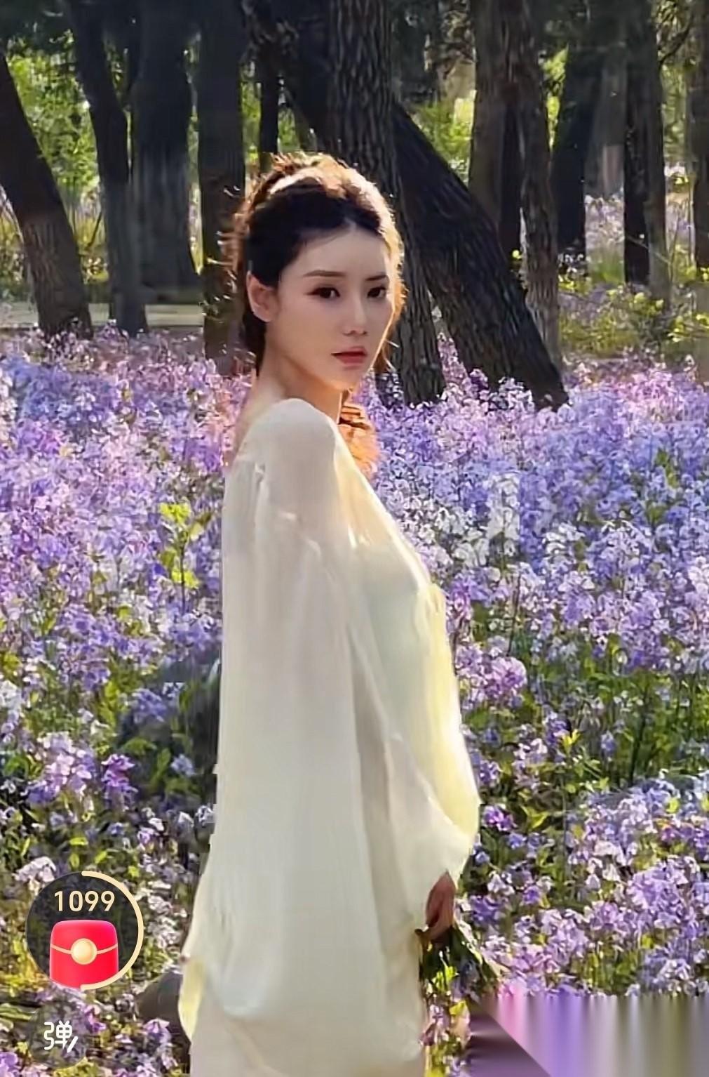 马筱梅，着真聪明呀！
刚回到北京便迅速投身工作。她更新动态并配文：“两个月没回北