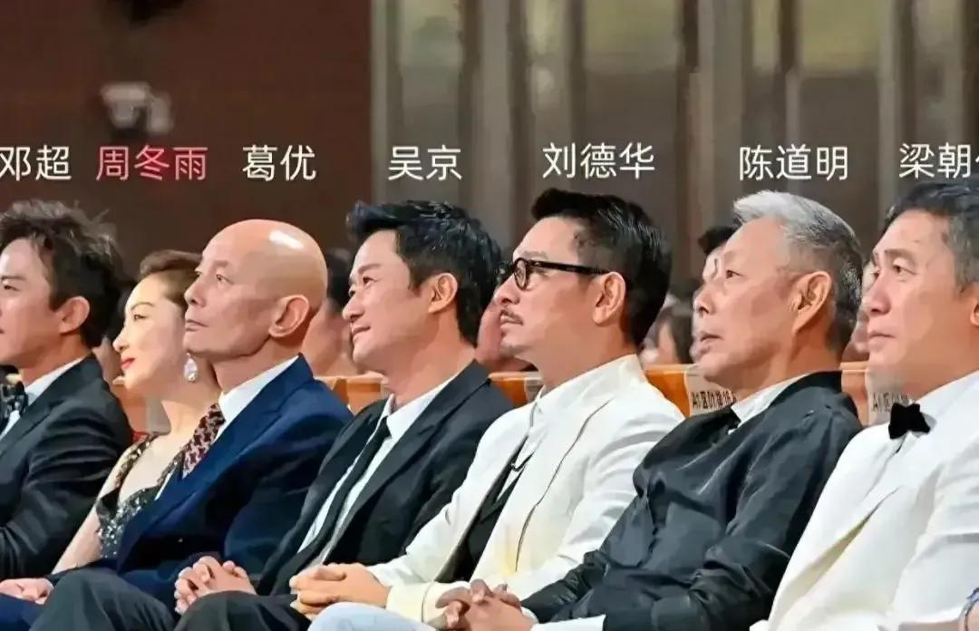 民营五大电影公司缺席国庆档，背后原因复杂：市场策略调整、内容创新挑战及行业格局变