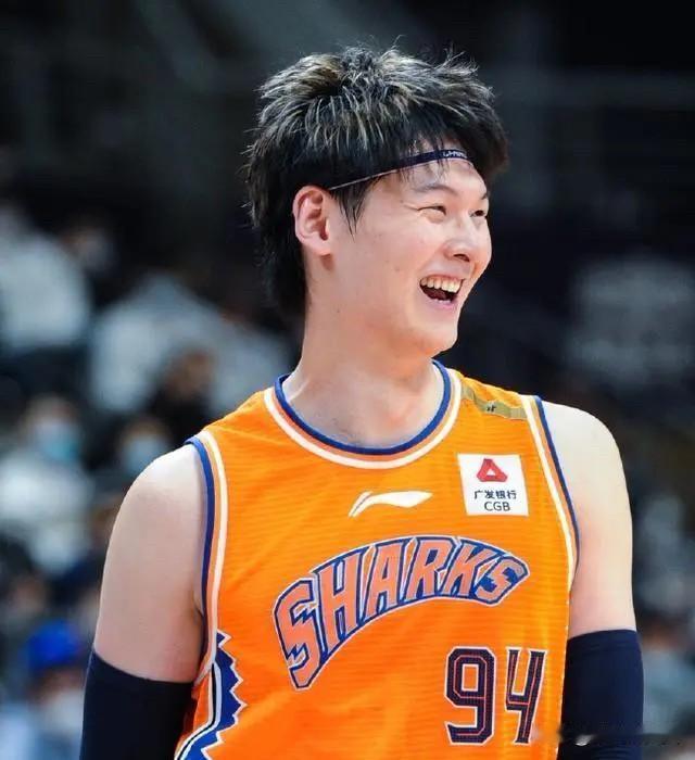 今年的cba谁能夺冠？
1，上海久事夺冠概率最高，约45%；2，浙江广厦，约30